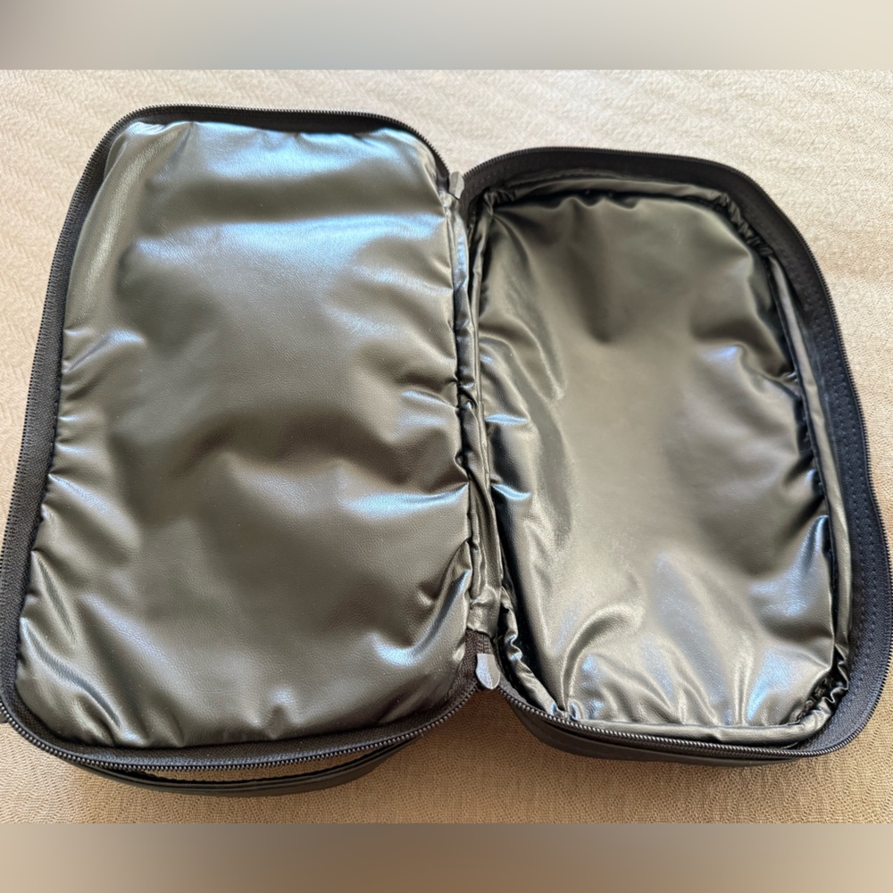 Tumi Black Leather Dual-Compartment Toiletry Kit - Picture 5 of 13